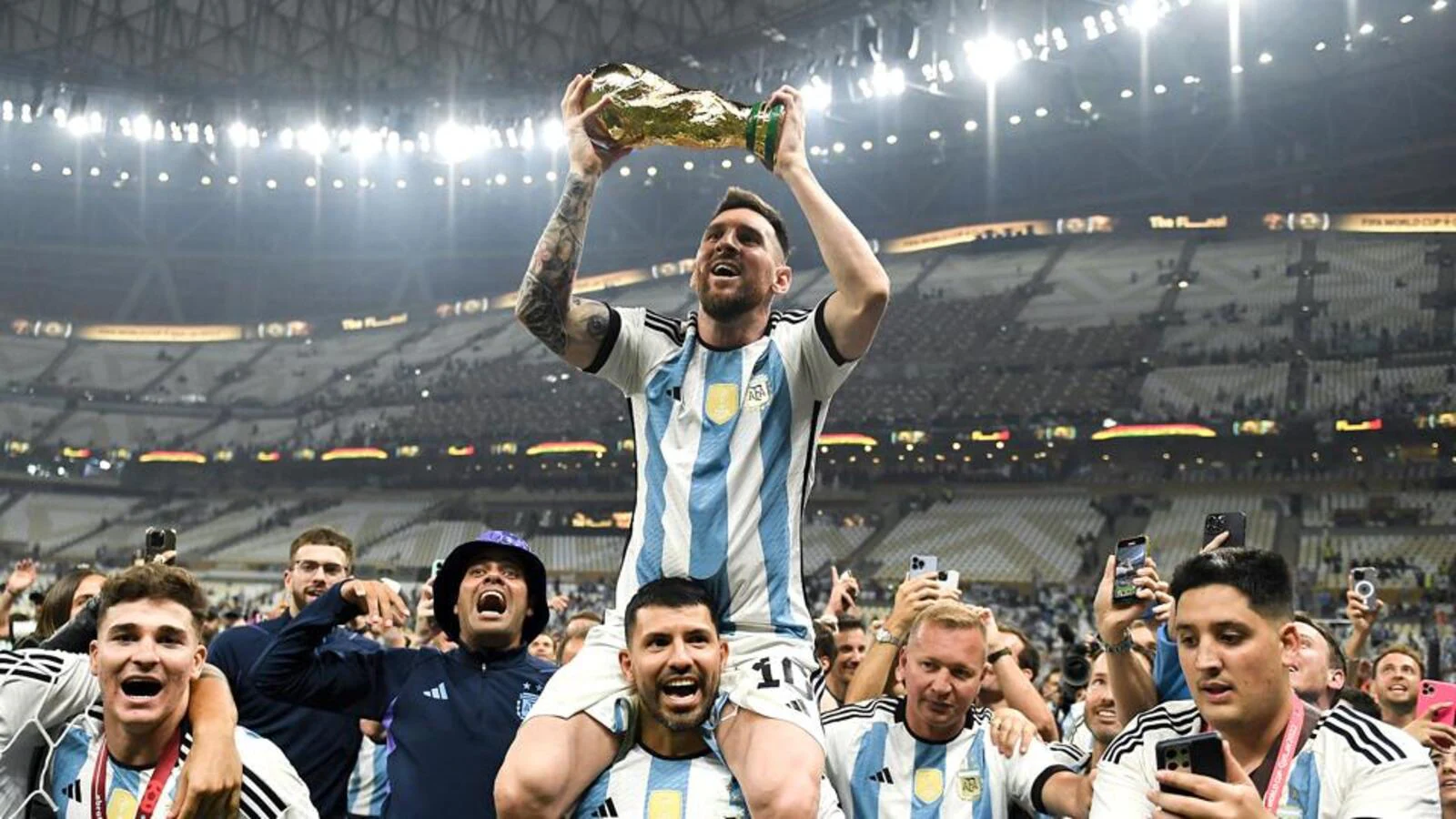 اقتصاد كرة القدم يصل إلى 300 مليار دولار ومونديال 2026 يَعِد بـ800 ألف فرصة عمل