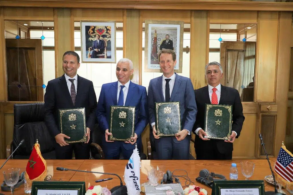 التغطية الصحية.. آيت الطالب يوقع اتفاقيتي شراكة مع "فايزر" المغرب