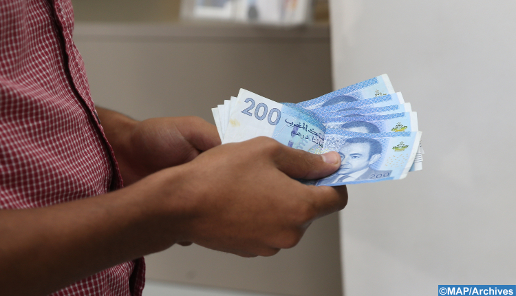 الدولار يواصل تفوقه على الأورو في سوق الصرف بالدرهم