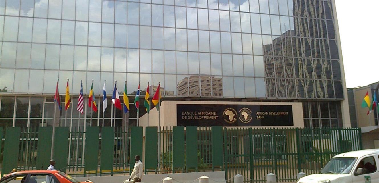 توقعات بتجاوز معدل النمو الاقتصادي لأفريقيا سقف 4 %