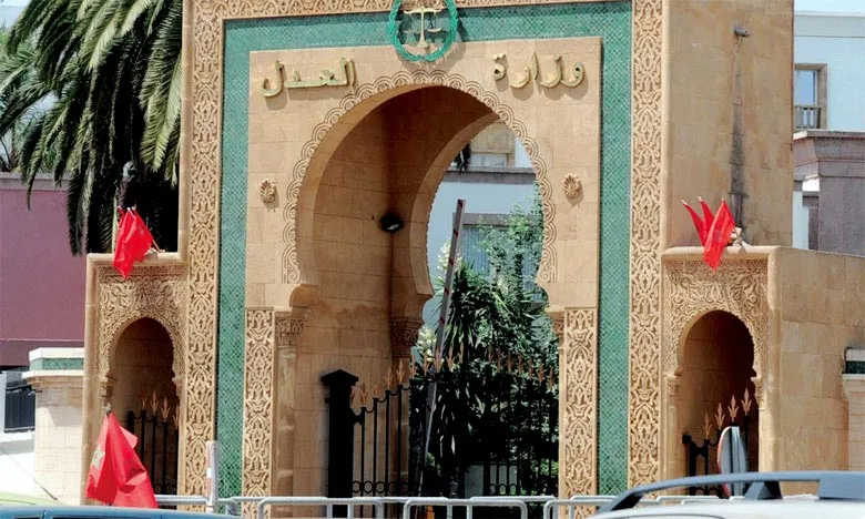 وزارة العدل تكشف تقدم إصلاح كتابة الضبط وتسوية مستحقات الموظفين