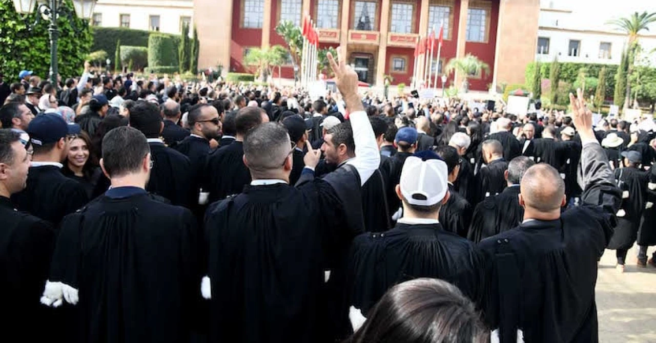 جمعية هيئات المحامين بالمغرب تصعد ضد مشروع قانون المهنة