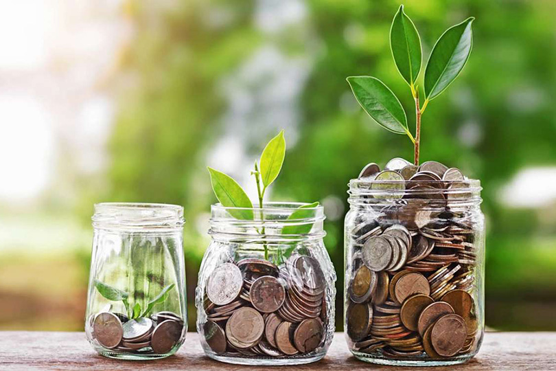 الادخار أم الاستثمار؟ كيف تختار الوجهة الأنسب لأموالك؟