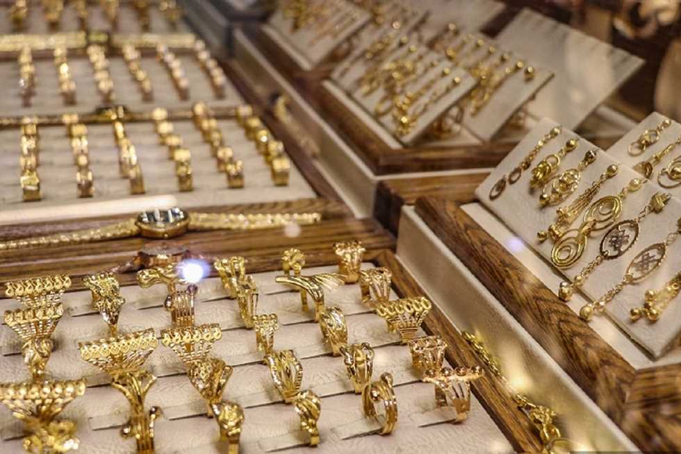 مجوهرات تباع بأقل من كلفتها تخلق فوضى في سوق الذهب