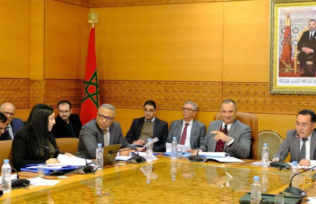 مزور يشهد المصادقة على مشروع قانون المناطق الصناعية بمجلس المستشارين