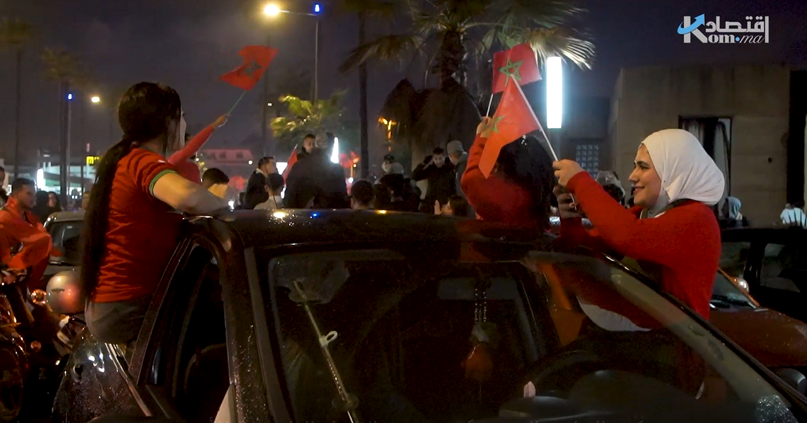 بالفيديو: كرنفال احتفالي غير مسبوق بالإنجاز التاريخي للأسود في مونديال قطر