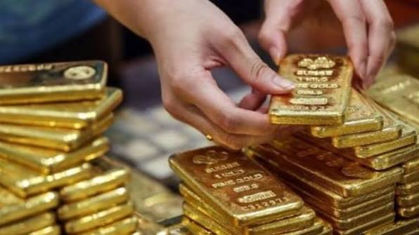 الذهب يرتفع إلى أعلى مستوى في أسبوع بدعم من عمليات الشراء