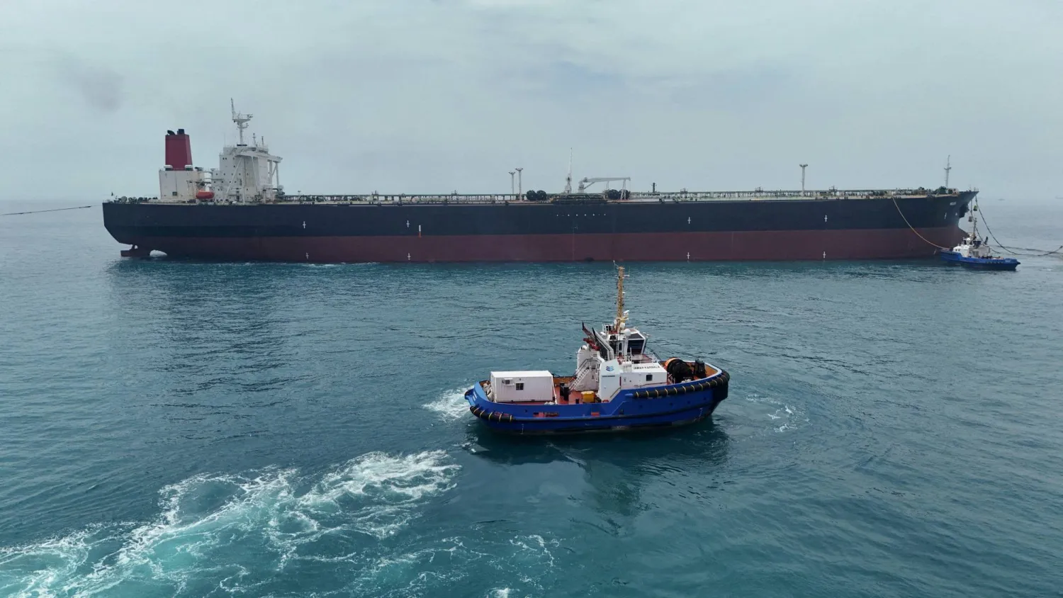 النفط يواصل خسائره مع تقدم المحادثات الأميركية الإيرانية