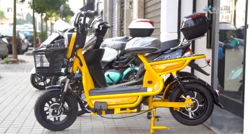 بالفيديو: غلاء المحروقات ينعش سوق الدراجات الكهربائية