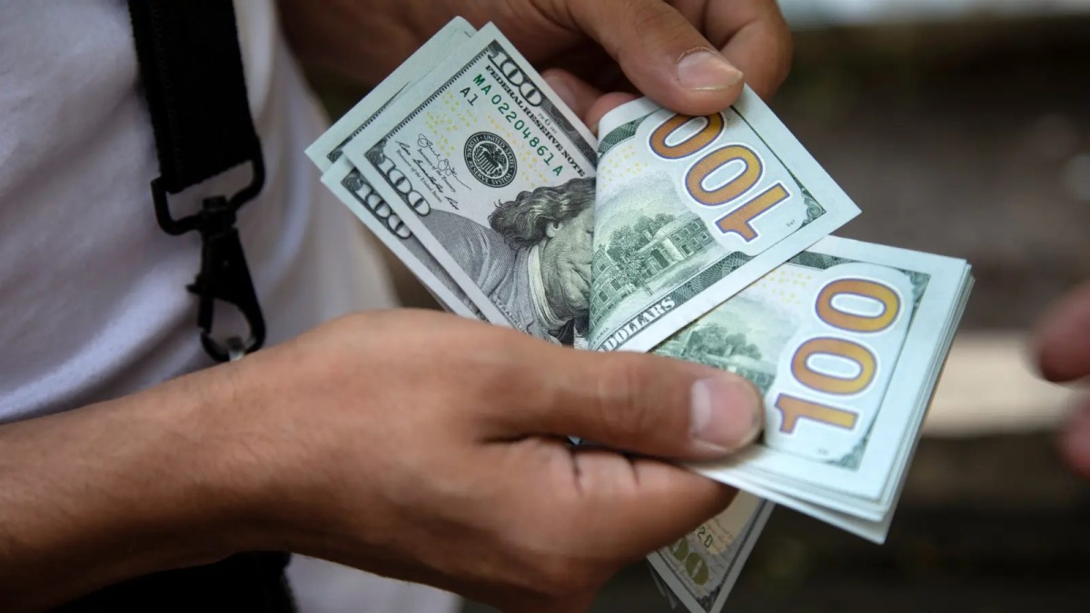 توقعات بتراجع صرف الدرهم مقابل الدولار