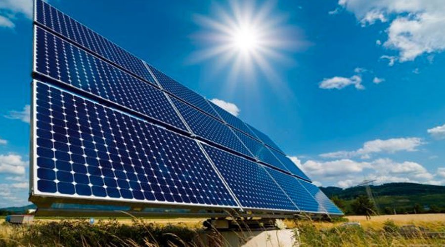 محطات شمسية متطورة تدفع المغرب نحو صدارة الطاقة النظيفة عربياً