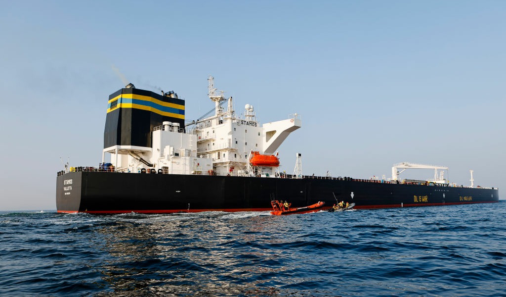 ارتفاع أسعار النفط العالمية وسفن "كازوال" روسية بعرض البحر تنتظر مشترين