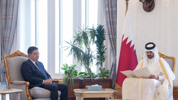 الملك يحمل بوريطة رسالة خطية إلى أمير قطر