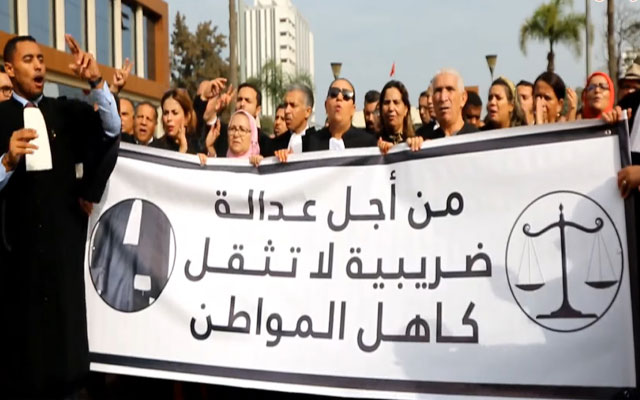 المحامون يقاطعون المحاكم الثلاثاء والأربعاء المقبلين ويرفضون التعامل مع وهبي