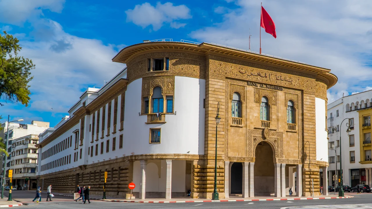 بنك المغرب يرصد ارتفاع الدرهم وتحسن أداء بورصة الدار البيضاء