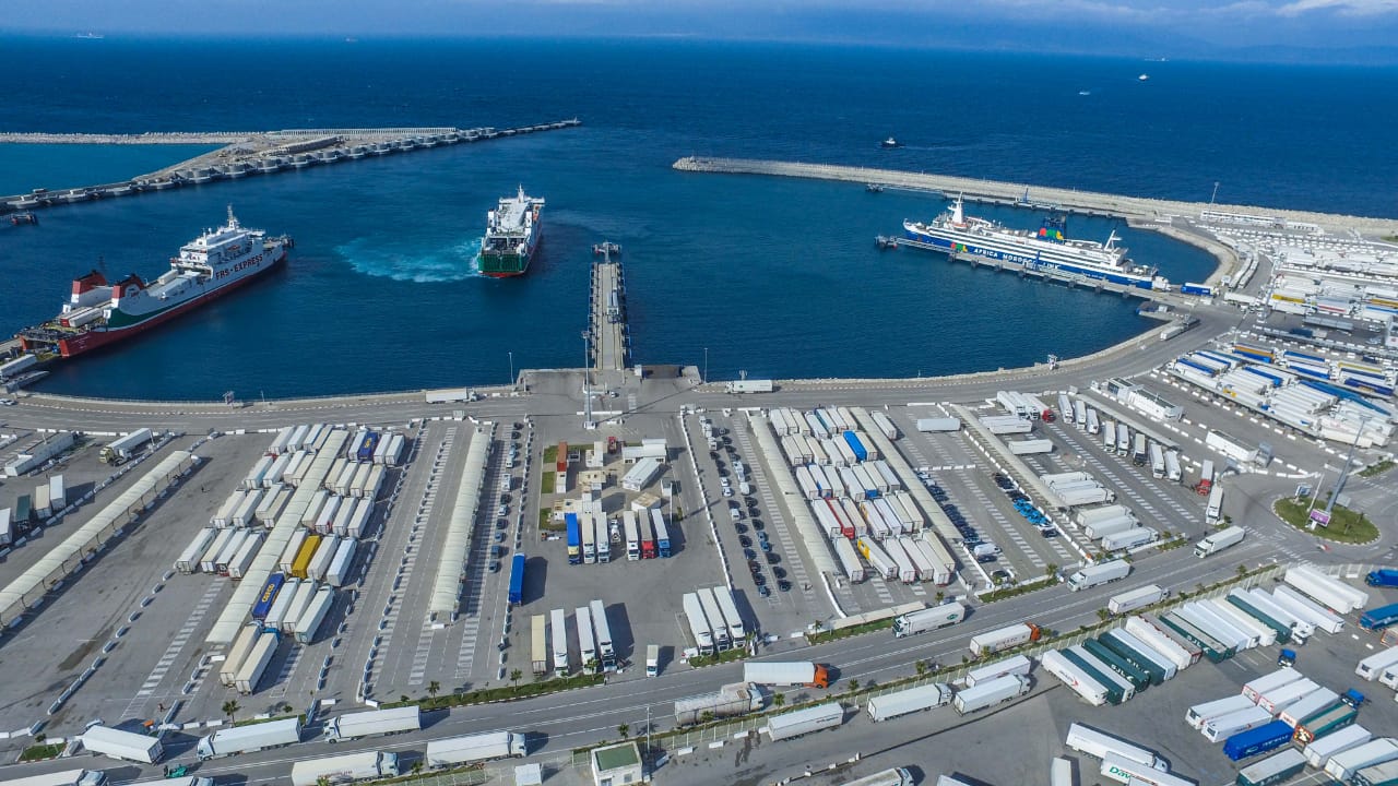 ميناء طنجة المتوسط يصنف ضمن أفضل 20 ميناء للحاويات في العالم