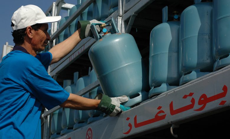 رسميا.. الحكومة تتخلى عن "الرفع التدريجي" للدعم عن "البوطا" والسكر والدقيق في 2024