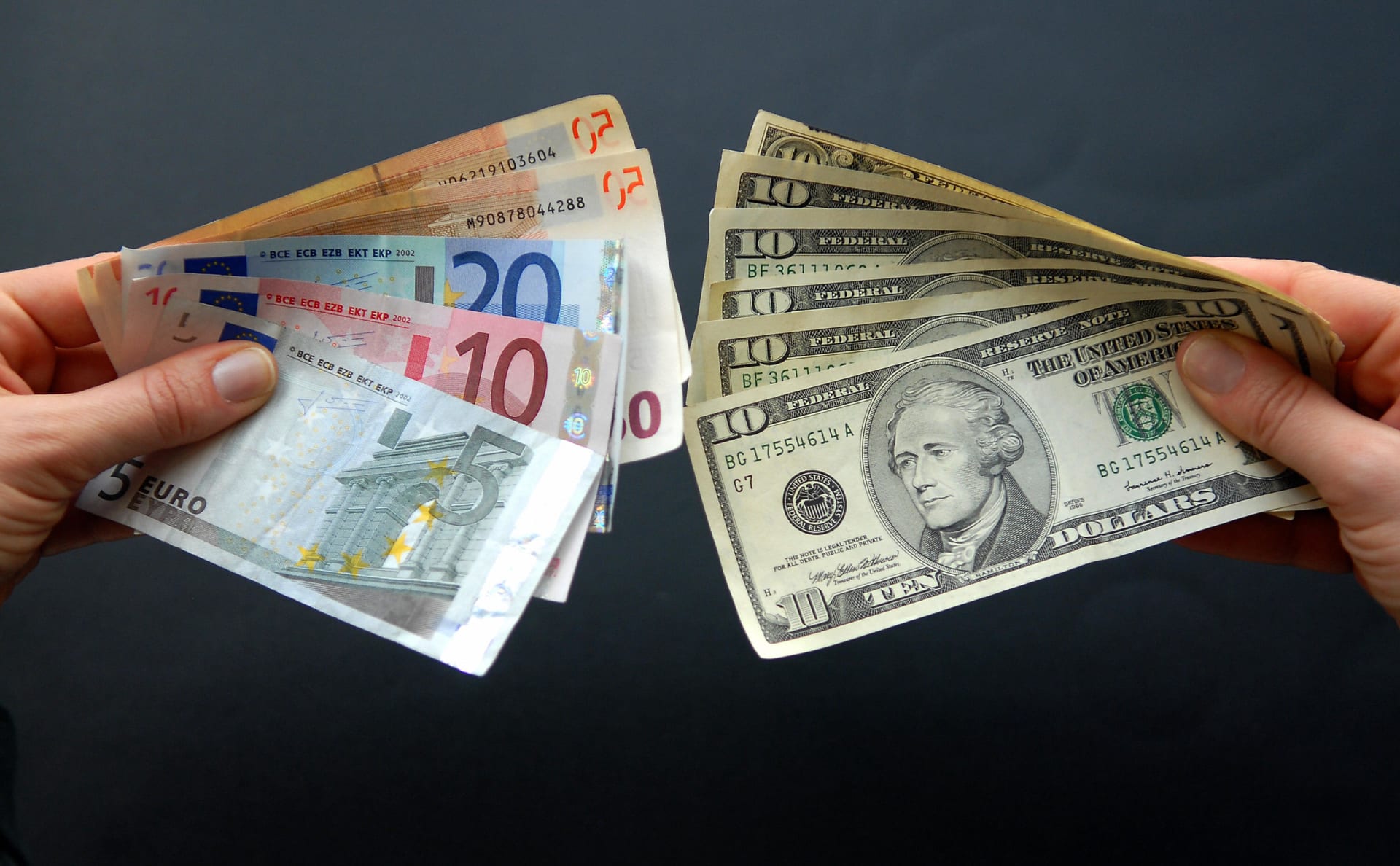 احتياطيات العملة الصعبة تتجاوز 33.7 ألف مليار
