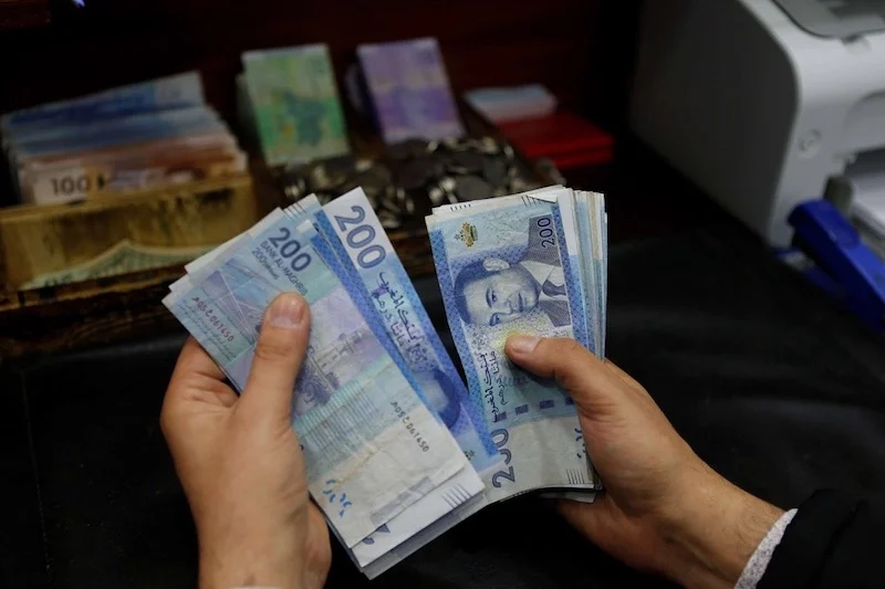 الدرهم ينتعش أمام الأورو ويهوي تحت الدولار