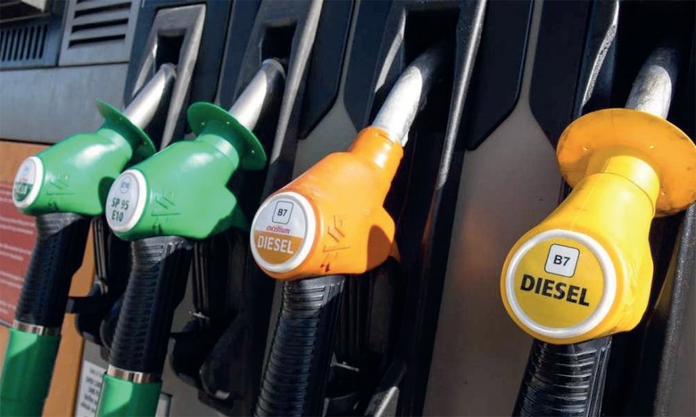 أسعار "الكازوال" والبنزين تخلف موعدها من الانخفاض.. الظروف والأسباب !