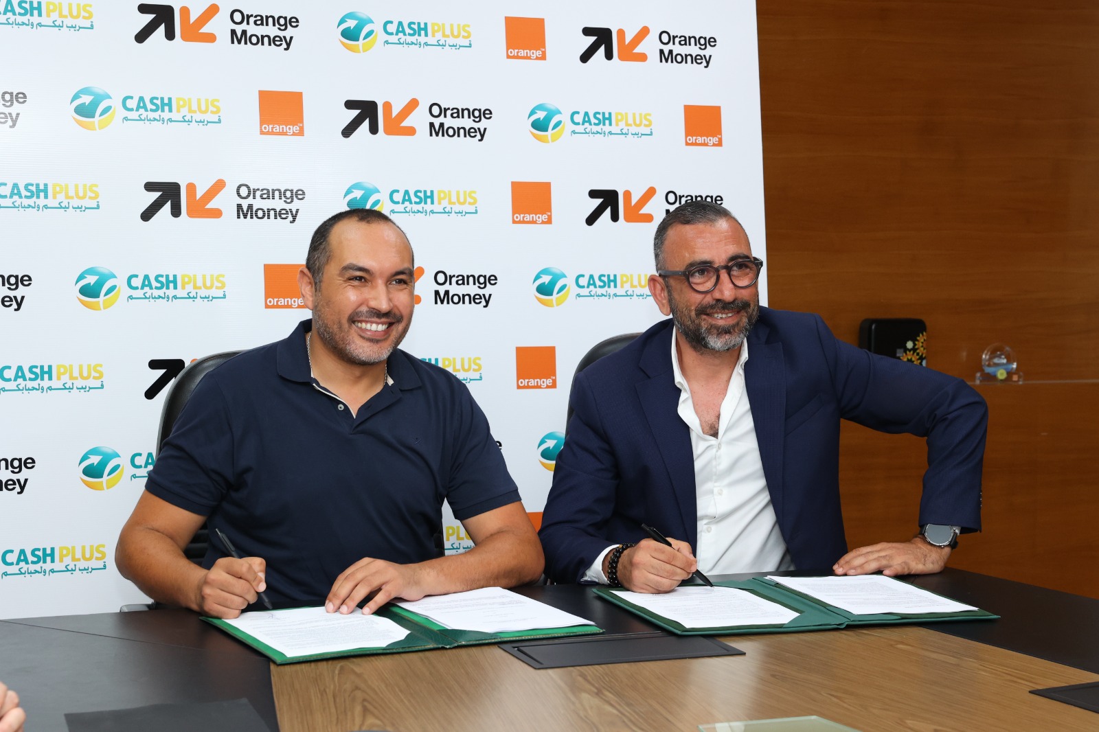أورنج المغرب وكاش بلوس توحدان جهودهما لتوسيع خدمات الأداء النقال والاتصالات