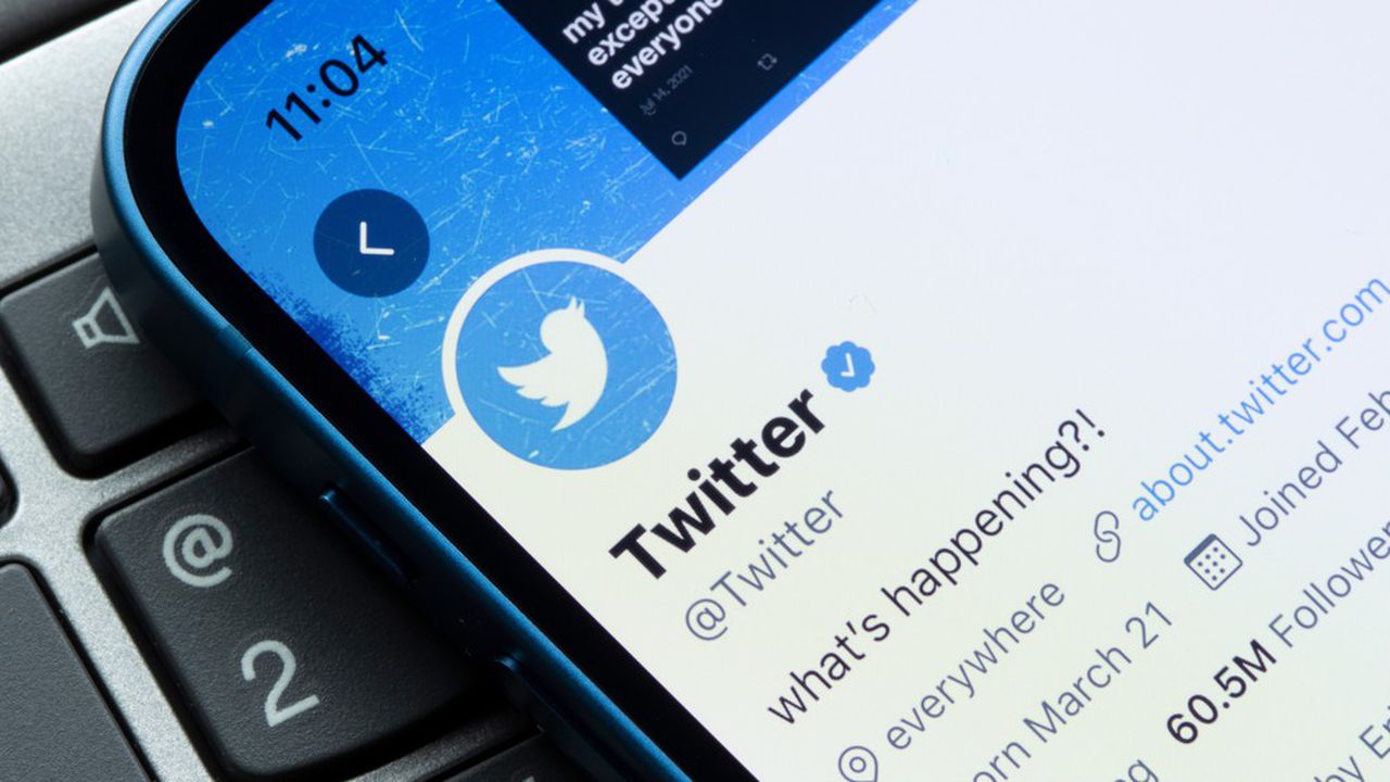 "تويتر" تربط  الحصول على علامة التوثيق الزرقاء بمدة زمنية محددة