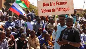 أخيرا.. فرنسا تسحب سفيرها من النيجر