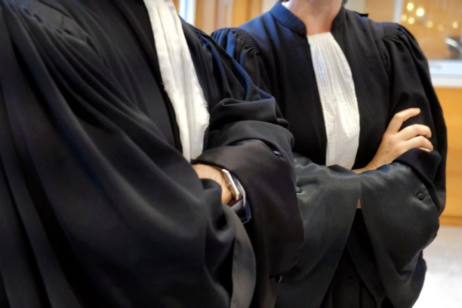 جمعية هيئات المحامين تصعد احتجاجها وتقرر الاستمرار في التوقف الشامل عن العمل