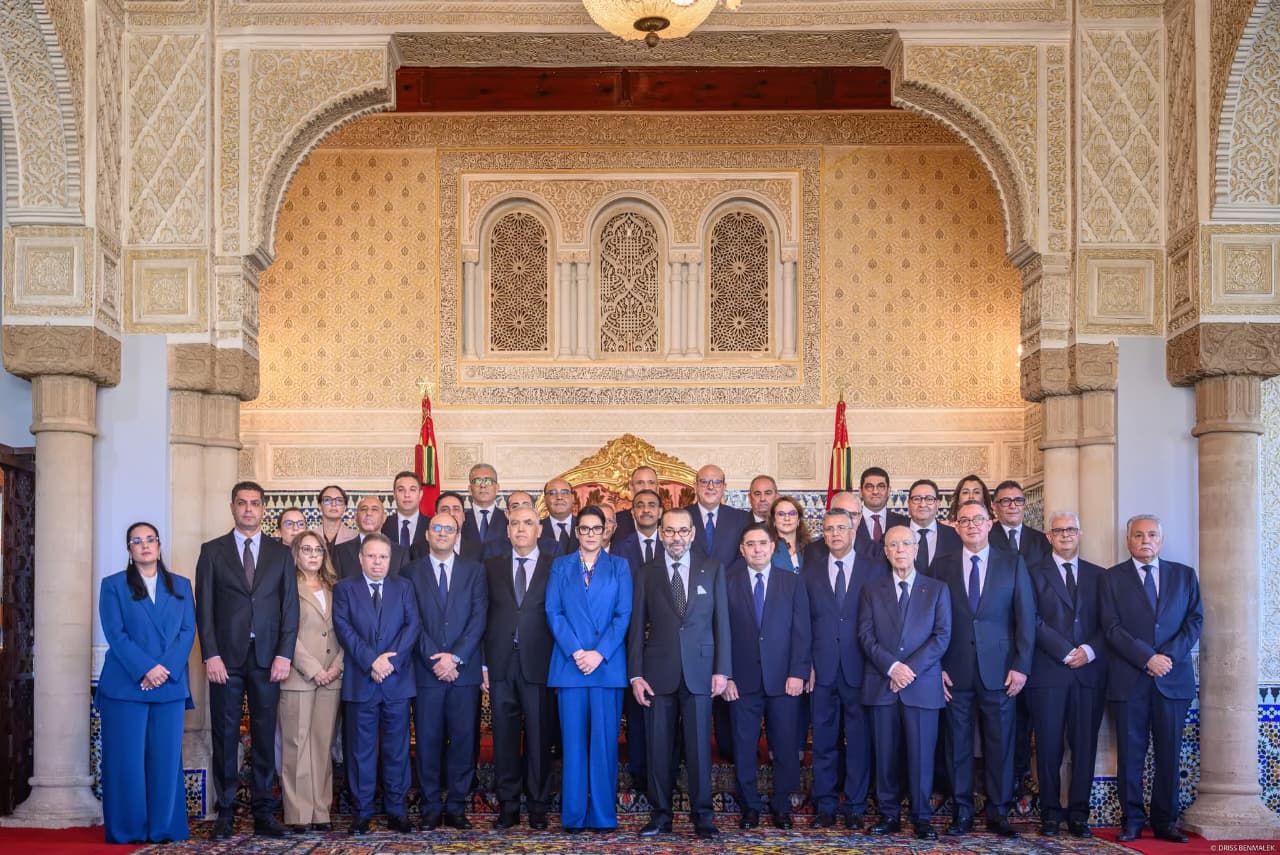 12 وزيرا يحافظون على مناصبهم الوزارية في الحكومة الجديدة