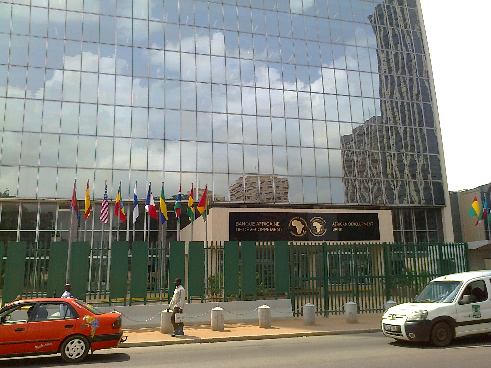البنك الإفريقي للتنمية يقدم دعم بـ 120 مليون أورو للمغرب
