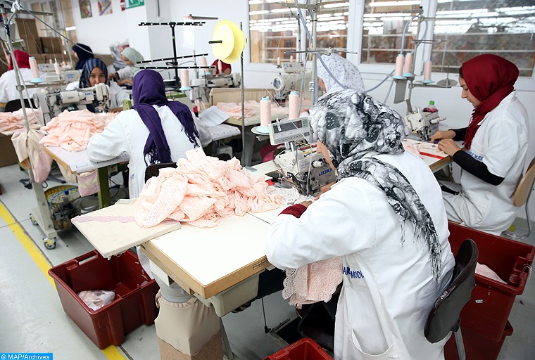 مهنيو النسيج والألبسة يدقون ناقوس الخطر: 85 % من مدخلات الصناعة مستوردة