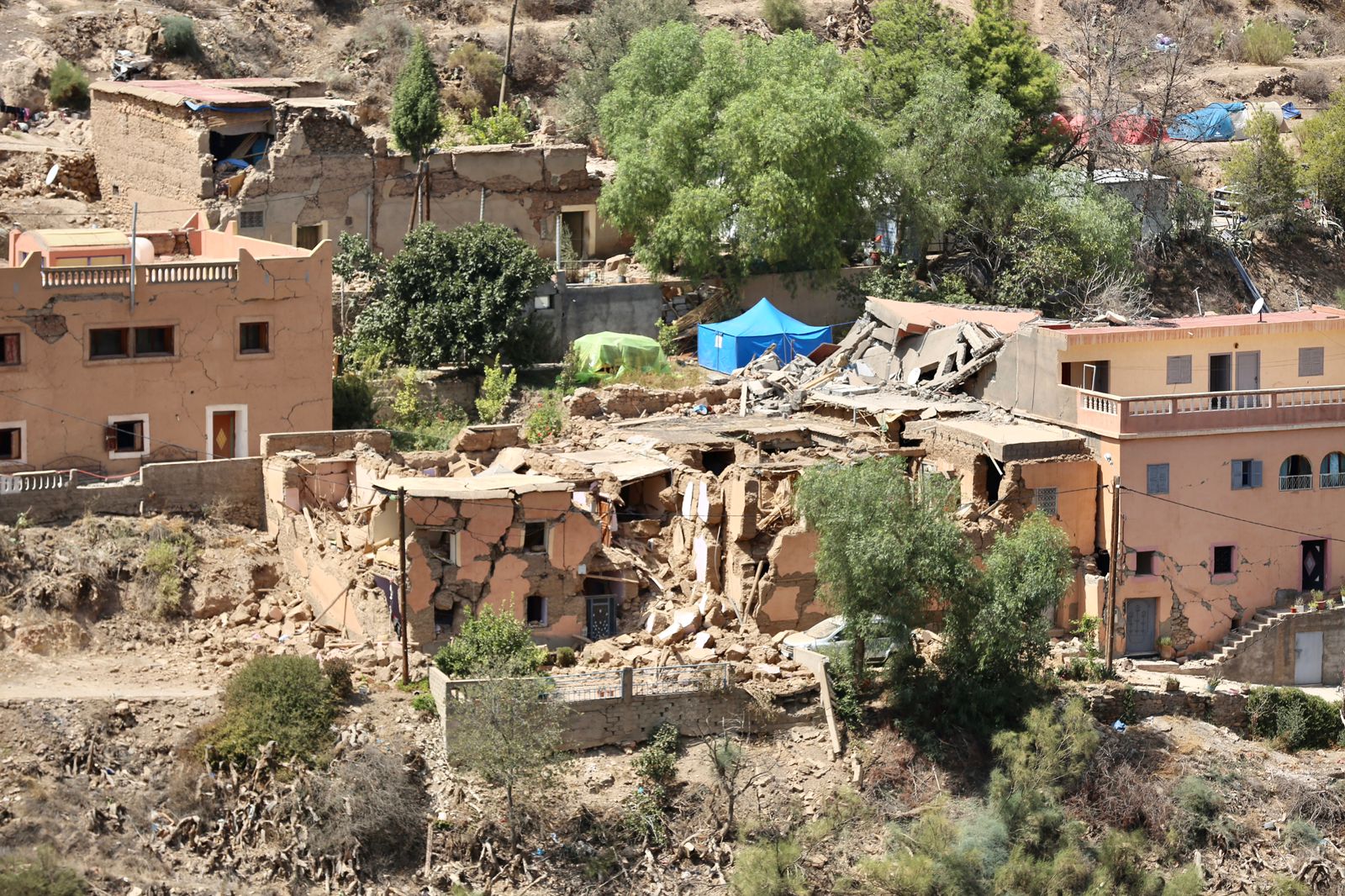 إعادة الإعمار.. أخنوش: لجان تقنية تتفقد المنازل المنهارة كليا أو جزئيا بسبب الزلزال