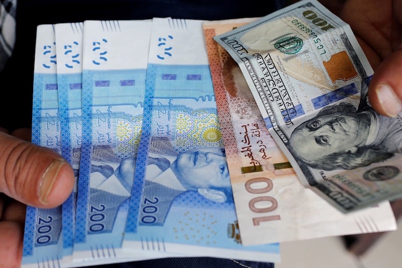 سوق الصرف.. الدولار يبلغ أدنى مستوياته أمام الدرهم