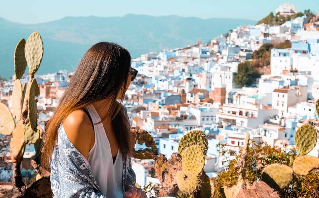 سياحة.. خبير يعدد أسباب إقبال المغاربة على السفر "المنفرد"