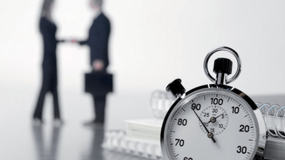 متوسط آجال أداء المؤسسات والمقاولات العمومية يستقر في 34,5 يوما