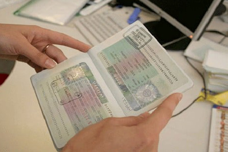 القضاء الفرنسي يلغي قرار رفض منح التأشيرات للمغاربة