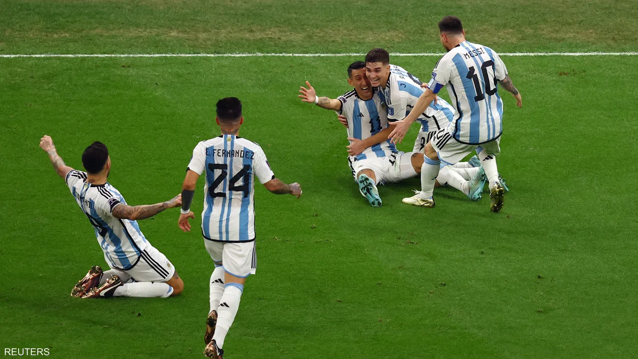 الأرجنتين تنهي الشوط الأول متقدمة وتقترب من الفوز بالكأس الذهبية