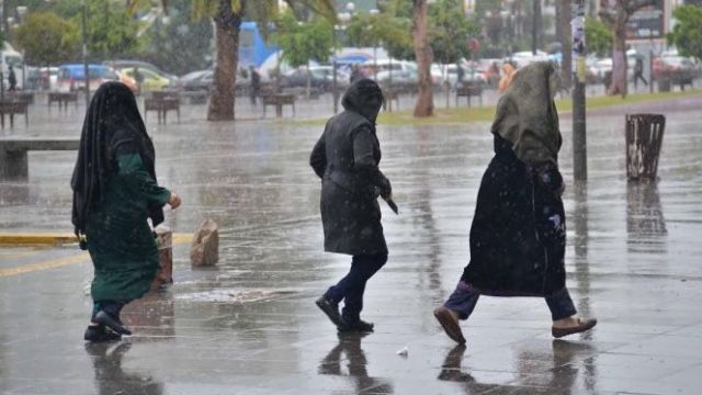 الأرصاد تنذر بأمطار قوية الجمعة والسبت في هذه المناطق