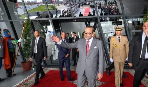 الملك يدشن ويزور المشاريع الكبرى لإعادة هيكلة المركب المينائي للدار البيضاء