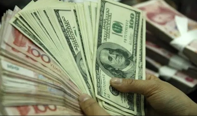 الدرهم يواصل تراجعه أمام الدولار لهذه الأسباب