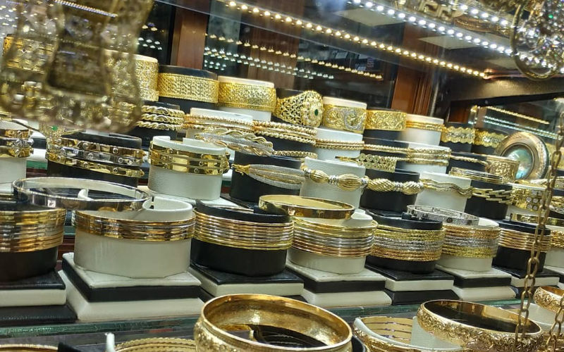 الذهب يتراجع بالمغرب وعيار 21 يسجل 1210 دراهم