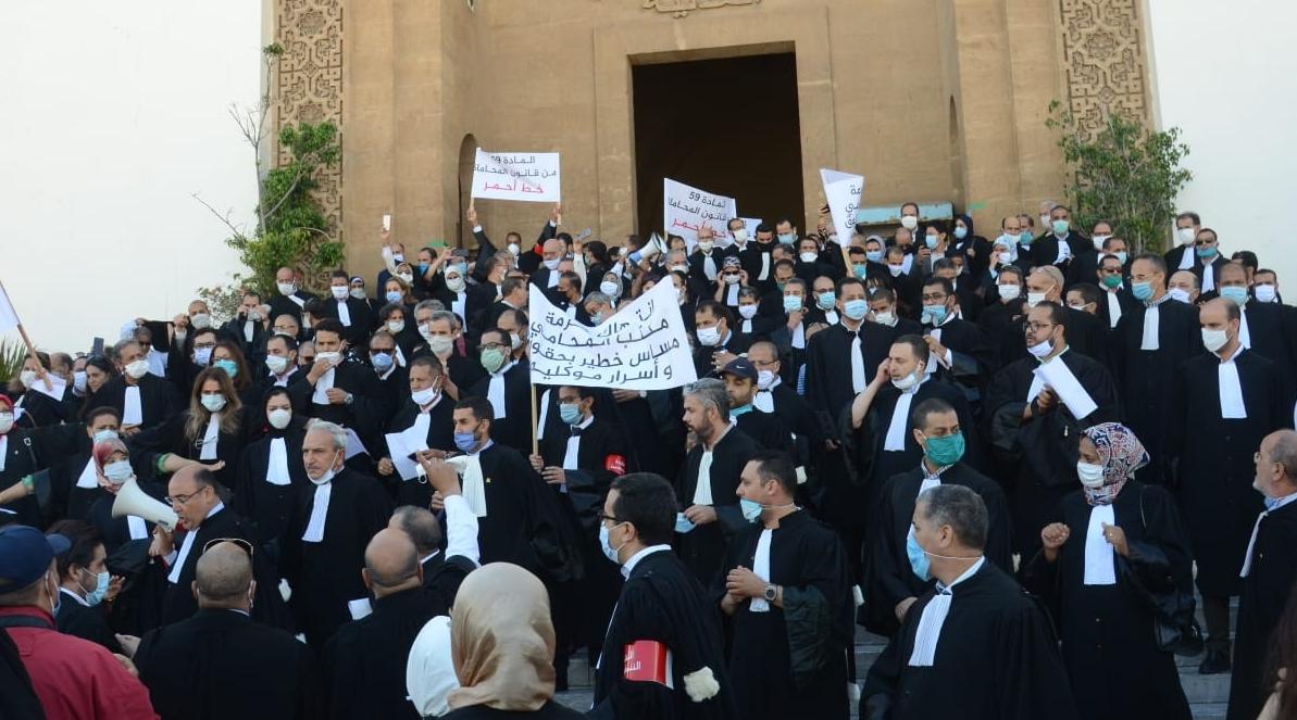 محامو البيضاء ينسحبون من الاتفاق مع أخنوش ويواصلون الإضراب