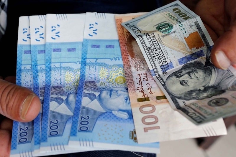 سوق الصرف.. تراجع الدرهم أمام الدولار بـ0.11 %